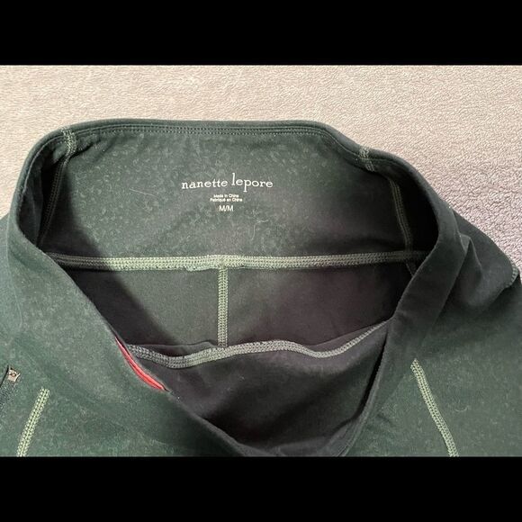 Nanette Lepore 7/8 leggings size medium gorgeous green with black mesh - Picture 5 of 7